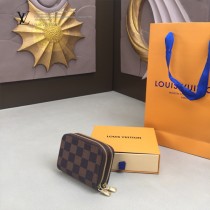LV-M58106-03   路易威登原版皮多功能雙拉鑰匙包