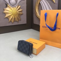 LV-M58106-02   路易威登原版皮多功能雙拉鑰匙包