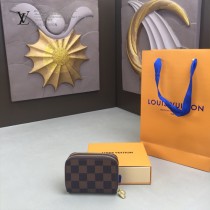 LV-M58106-03   路易威登原版皮多功能雙拉鑰匙包