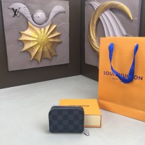 LV-M58106-02   路易威登原版皮多功能雙拉鑰匙包