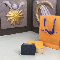 LV-M58106-01   路易威登原版皮多功能雙拉鑰匙包