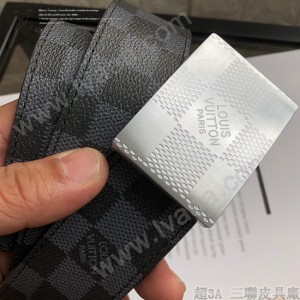 lv 此款腰帶采用雙面設計-004