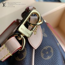 M44543 原版皮 Rivoli BB 手袋以 Monogram 帆布勾勒風琴結構