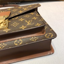 M40786 原版皮 經典 郵差包