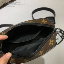 M44480 原版皮  新款郵差包 男女同款 專櫃限量 18.5x13x8CM