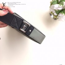 M44169 原版皮 Alpha郵差包