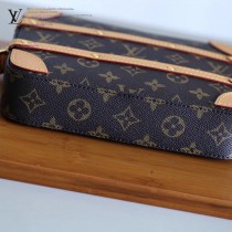 M44355原版皮 Monogram Eclipse帆布制裁而成