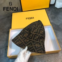 芬迪Fendi最新春夏新款漁夫帽，經典格紋
