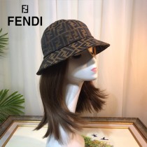 芬迪Fendi最新春夏新款漁夫帽，經典格紋