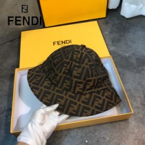 芬迪Fendi最新春夏新款漁夫帽，經典格紋