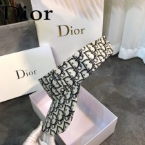迪奧（Dior）最新春夏新款漁夫帽，透氣舒適