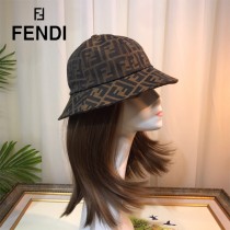 芬迪Fendi最新春夏新款漁夫帽，經典格紋