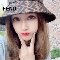 芬迪Fendi最新春夏新款漁夫帽，經典格紋