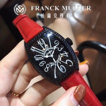 FM 法蘭克穆勒 FranckMuller  酒桶型表殼和誇張的弧度設計 滿足了小女生對FM的熱愛