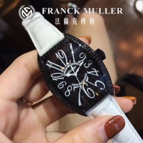 FM 法蘭克穆勒 FranckMuller  酒桶型表殼和誇張的弧度設計 滿足了小女生對FM的熱愛