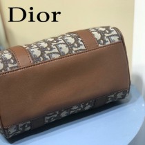 M5810A-1  DIOR  迪奧原版皮刺繡枕頭包
