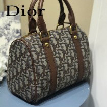 M5810A-1  DIOR  迪奧原版皮刺繡枕頭包