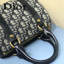 M5810A  DIOR  迪奧原版皮刺繡枕頭包
