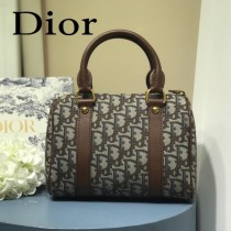 M5810A-1  DIOR  迪奧原版皮刺繡枕頭包