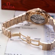 鷗米茄8500機芯海馬系列Aqua Terra 150米腕表-01