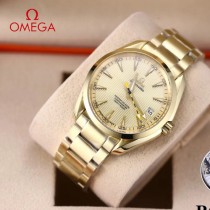 鷗米茄8500機芯海馬系列Aqua Terra 150米腕表-04