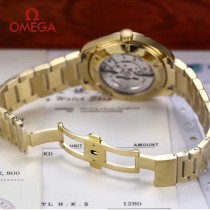 鷗米茄8500機芯海馬系列Aqua Terra 150米腕表-04