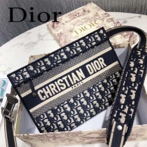 Dior Oblique刺绣帆布手拿包