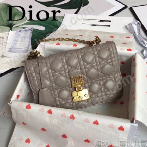 DIOR迪奧原版皮新款DIORADDICT藤格紋小羊皮翻蓋式手提包-07