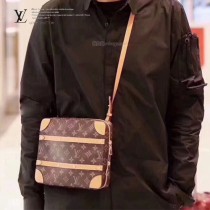 M68494 新款吳亦凡同款原版皮  Soft Trunk 小號郵差包