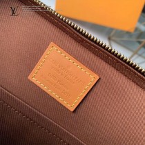 M68494 新款吳亦凡同款原版皮  Soft Trunk 小號郵差包