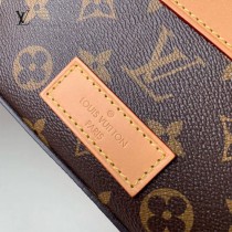 M44752-01  原單品質新款復古箱子包