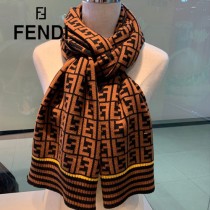FENDI秋冬最新款簡單圍巾