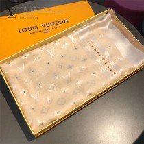 LV最新 STUDDY DENIM MONOGRAM披肩 三色