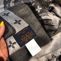LV最新 STUDDY DENIM MONOGRAM披肩 三色