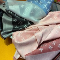 LV 新限量幻彩披肩圍巾