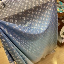 LV 新限量幻彩披肩圍巾