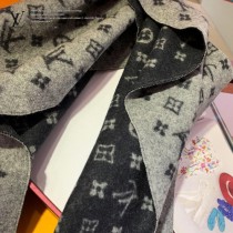 LV  Rainbow手工刺繡釘珠羊絨披肩系列