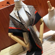 巴寶莉 BT系列專櫃最新同步絲羊絨圍巾