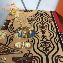 HERMES愛馬仕絲羊絨方巾