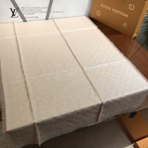 LV新款  Telling Monogram絲羊毛長圍巾