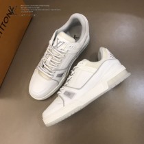 LV  低幫灰白色 by Virgin Abloh最好看的運動鞋
