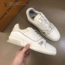 LV  低幫灰白色 by Virgin Abloh最好看的運動鞋