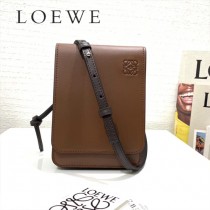 LOEWE 030-1 LOEWE 羅意威  gusset flat crossbody bag系列男裝包