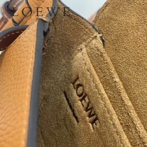 LOEWE 031-4  LOEWE 羅意威   gate Bumbag 馬鞍腰包胸包