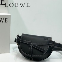 LOEWE 031  LOEWE 羅意威   gate Bumbag 馬鞍腰包胸包