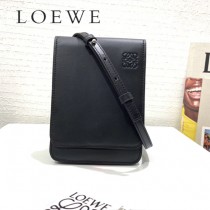 LOEWE 030-2 LOEWE 羅意威  gusset flat crossbody bag系列男裝包