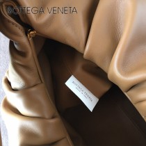 BV 6695-01 原單Bottega venet͎a͎最新款牛角包
