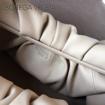 BV 6695-04 原單Bottega venet͎a͎最新款牛角包