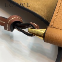 LOEWE 031-4  LOEWE 羅意威   gate Bumbag 馬鞍腰包胸包