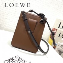 LOEWE 030-1 LOEWE 羅意威  gusset flat crossbody bag系列男裝包